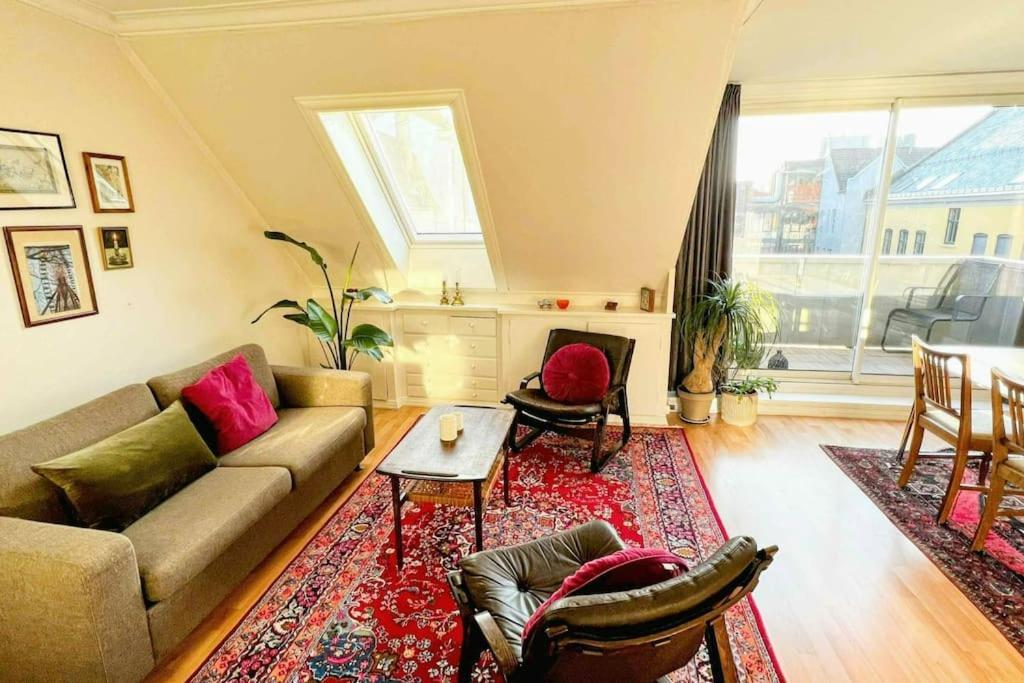 Central 2Br With Balconies And Art In Historical University Area Bergen Exterior foto